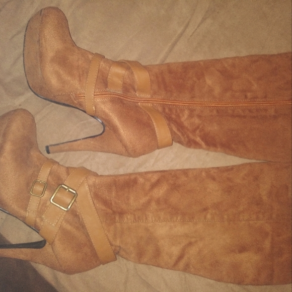 Boots - Picture 1 of 4